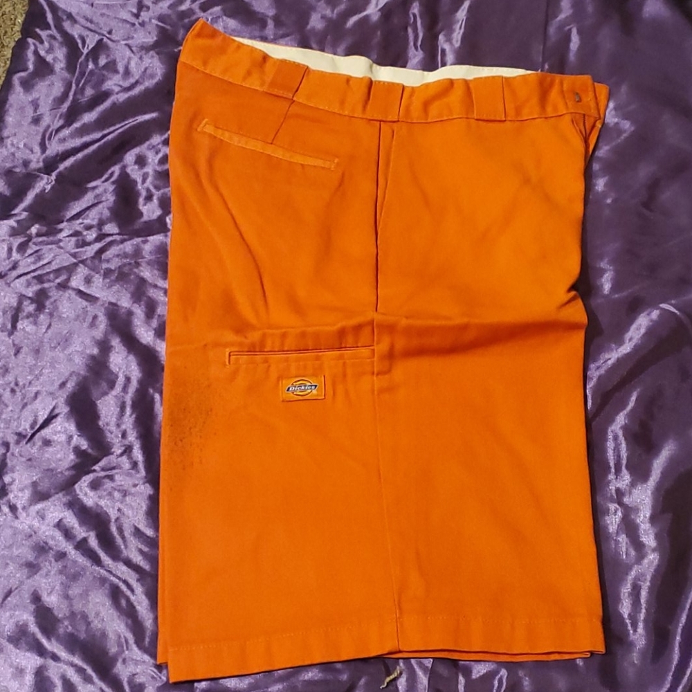 Oragne dickies shorts